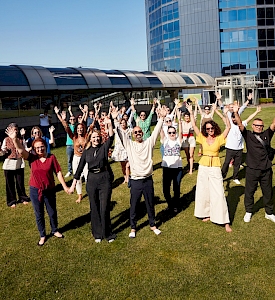 Yeni Bir Söz Söylemek Lazım / Akmerkez