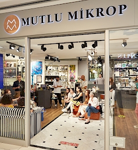 Yeni Bir Söz Söylemek Lazım / Akmerkez