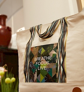 Yeni Bir Söz Söylemek Lazım / Akmerkez